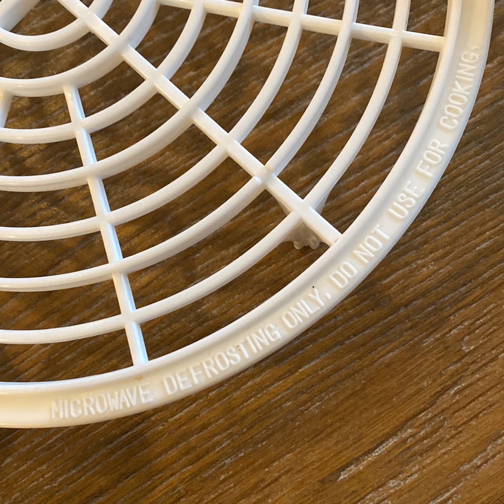 Plastic dehydrator stacker/racks - Picture 2 of 3